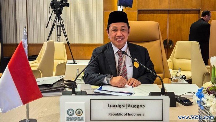 Wamenlu Muhammad Anis Matta menghadiri Pertemuan Persiapan Konferensi Tingkat Tinggi (KTT) Luar Biasa Organisasi Kerja Sama Islam (OKI) (dok. Kemlu)